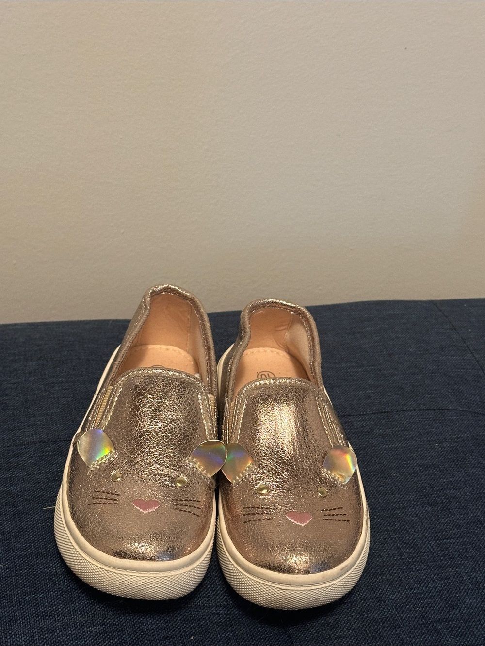 Kids Metallic Gold Slip-On Sneakers with Cat Face
